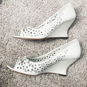 Open-toe Light Gray Wedges, Size 7